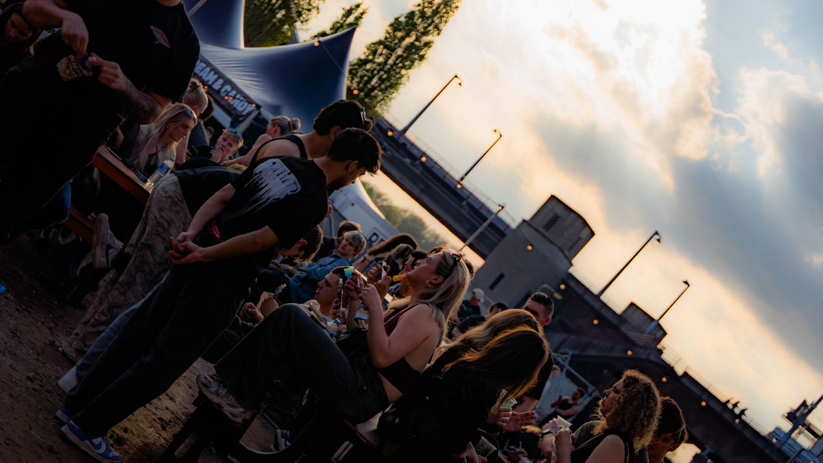 Loading... just a sec